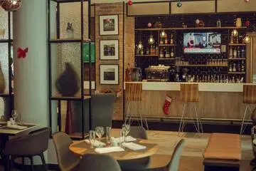 Wine Bar & Cocktails w OakBarrelHouse